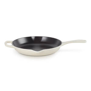 Le Creuset Signature Meringue Cast Iron Skillet with Metal Handle 26cm